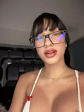 DulceLenns online show from March 2025 09:40:02 PM