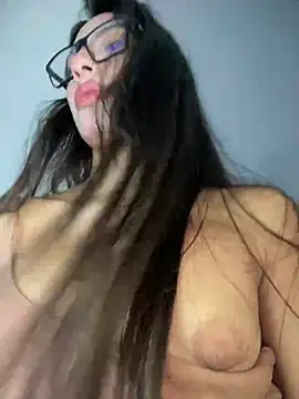 DulceLenns online show from March 2025 06:53:01 PM