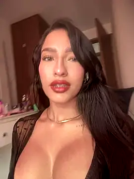 DulceLenns online show from November 2025 06:19:01 PM