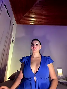 Snapshot of MeganDupont chatting on December 2024 11:57:01 PM MeganDupont online show from December 2024 11:57:01 PM