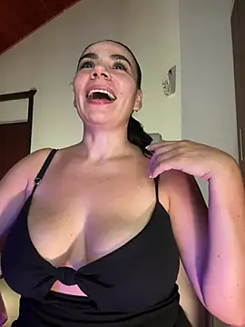 Snapshot of MeganDupont chatting on January 2025 10:02:01 PM MeganDupont online show from January 2025 10:02:01 PM