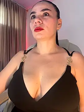 Snapshot of MeganDupont chatting on November 2025 01:11:01 PM MeganDupont online show from November 2025 01:11:01 PM