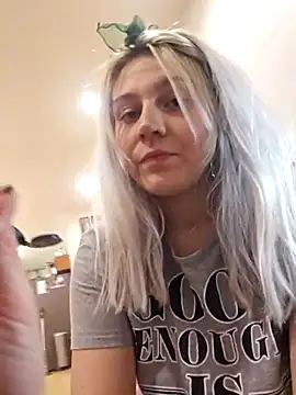 Snapshot of ScarletCallings420 chatting on December 2024 05:36:01 AM ScarletCallings420 online show from December 2024 05:36:01 AM