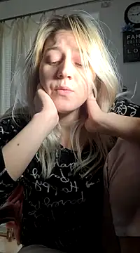 Snapshot of ScarletCallings420 chatting on February 2025 06:09:02 PM ScarletCallings420 online show from February 2025 06:09:02 PM