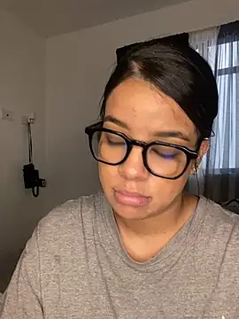 Snapshot of trianawhite chatting on December 2024 07:16:02 PM trianawhite online show from December 2024 07:16:02 PM