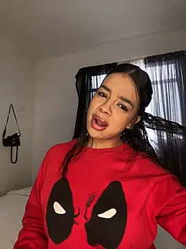 Snapshot of trianawhite chatting on October 2025 02:40:02 PM trianawhite online show from October 2025 02:40:02 PM