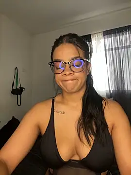 trianawhite online show from April 2026 03:45:01 PM