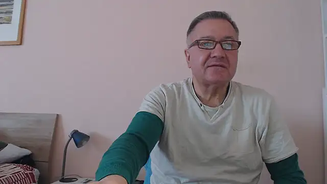 Snapshot of YOU6me chatting on October 2025 09:06:02 AM YOU6me online show from October 2025 09:06:02 AM