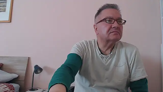 Snapshot of YOU6me chatting on October 2025 09:59:01 AM YOU6me online show from October 2025 09:59:01 AM