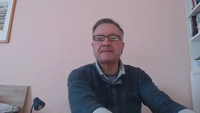 Snapshot of YOU6me chatting on November 2025 11:21:01 AM YOU6me online show from November 2025 11:21:01 AM