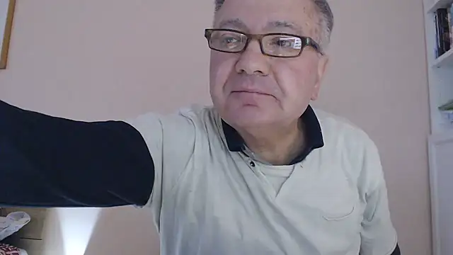 Snapshot of YOU6me chatting on November 2025 03:11:01 PM YOU6me online show from November 2025 03:11:01 PM