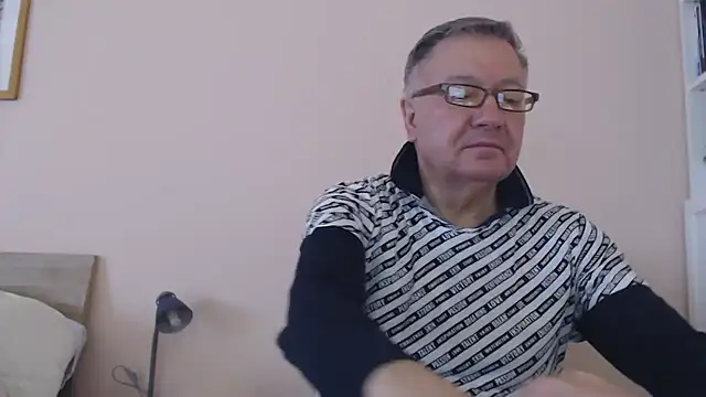 Snapshot of YOU6me chatting on November 2025 08:58:01 AM YOU6me online show from November 2025 08:58:01 AM