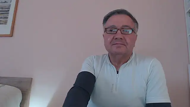 Snapshot of YOU6me chatting on December 2025 02:11:01 PM YOU6me online show from December 2025 02:11:01 PM