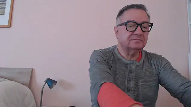 Snapshot of YOU6me chatting on December 2025 09:36:01 AM YOU6me online show from December 2025 09:36:01 AM