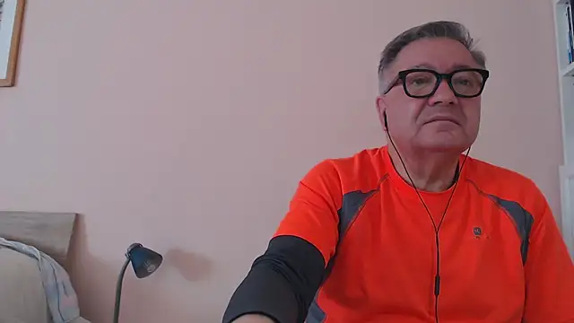 Snapshot of YOU6me chatting on December 2025 10:19:01 AM YOU6me online show from December 2025 10:19:01 AM