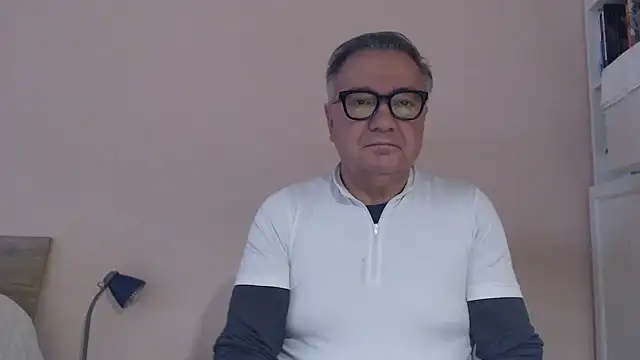 Snapshot of YOU6me chatting on December 2025 02:00:02 PM YOU6me online show from December 2025 02:00:02 PM