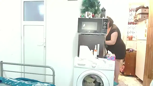 RidemerafSuzana online show from December 2025 11:41:02 AM