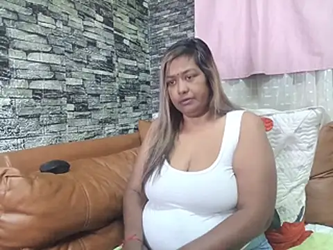 Mammabear 4u online show from July 2026 06:20:01 PM