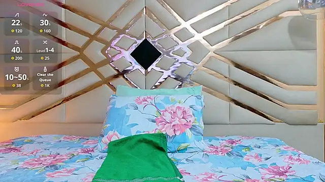 Snapshot of mommywebcam chatting on November 2025 06:32:01 PM mommywebcam online show from November 2025 06:32:01 PM