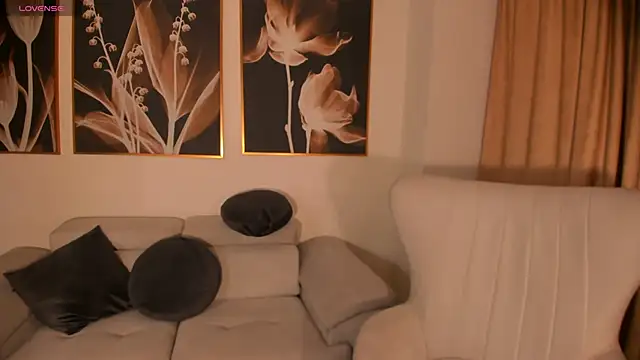 Snapshot of AnaDurant chatting on November 2025 12:41:02 PM AnaDurant online show from November 2025 12:41:02 PM