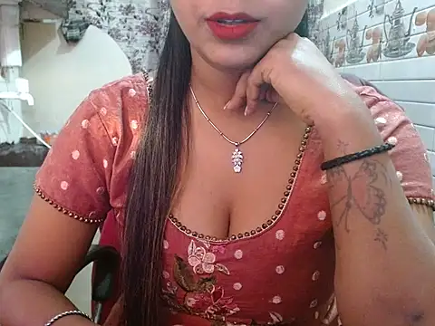 LovingPihu online show from February 2026 04:28:02 AM