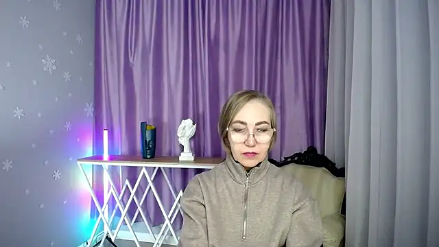 queen a n i online show from November 2025 11:21:02 AM