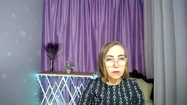 queen a n i online show from April 2026 09:01:01 AM