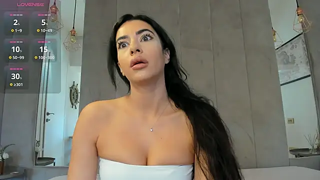 Naila18 online show from September 2025 06:56:02 AM