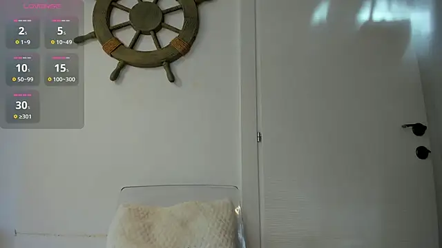 Naila18 online show from September 2025 06:48:02 AM