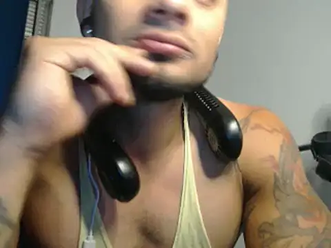 Snapshot of JacobJamess chatting on February 2025 11:49:01 PM JacobJamess online show from February 2025 11:49:01 PM