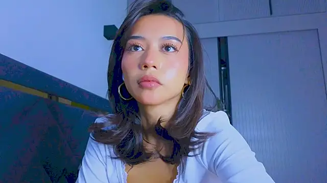 Snapshot of Mia_Tin chatting on September 2025 01:35:01 PM Mia Tin online show from September 2025 01:35:01 PM