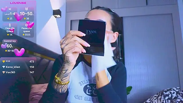 Snapshot of Mia_Tin chatting on October 2025 03:14:01 PM Mia Tin online show from October 2025 03:14:01 PM