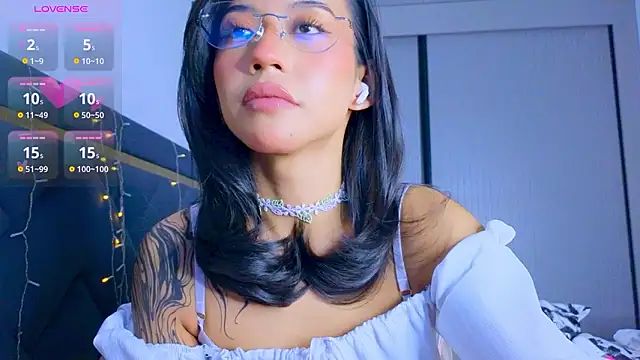 Snapshot of Mia_Tin chatting on January 2026 01:24:02 PM Mia Tin online show from January 2026 01:24:02 PM