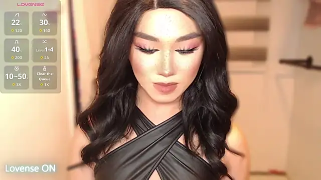 Local Hoelyx online show from October 2025 06:28:02 PM