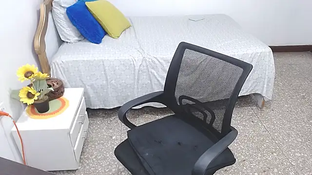 emiliaa hot online show from January 2025 01:47:01 AM