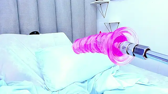 keyllaa  online show from March 2025 11:47:01 PM