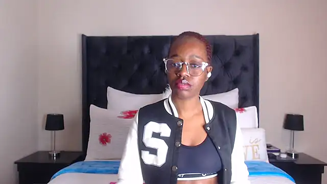 Sexynaughty Gal online show from December 2025 08:06:02 PM