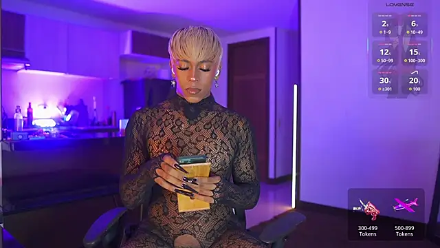 Snapshot of AmberRaus chatting on November 2025 03:07:01 AM AmberRaus online show from November 2025 03:07:01 AM