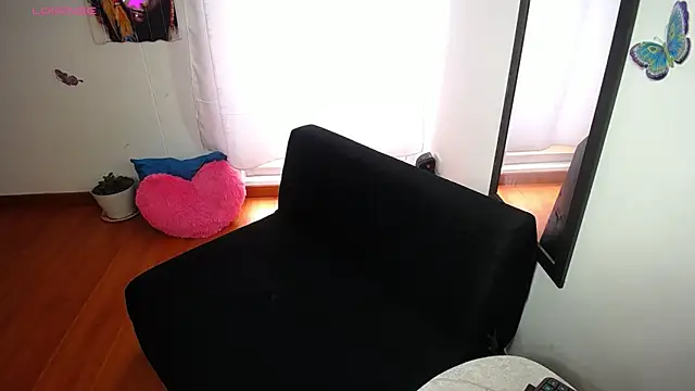 Snapshot of sexylatina001 chatting on October 2025 02:49:01 PM sexylatina001 online show from October 2025 02:49:01 PM