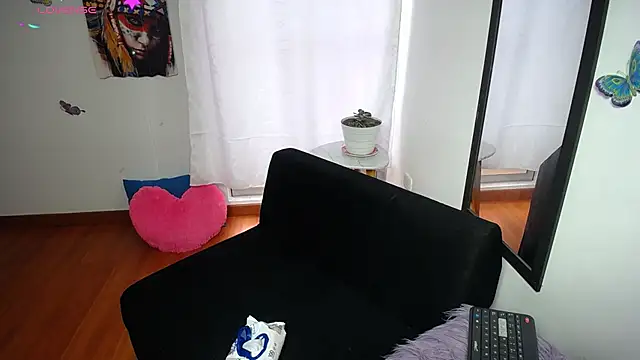 Snapshot of sexylatina001 chatting on October 2025 07:29:02 PM sexylatina001 online show from October 2025 07:29:02 PM