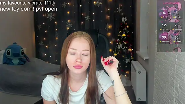 Hot Mia  online show from December 2024 12:19:01 PM