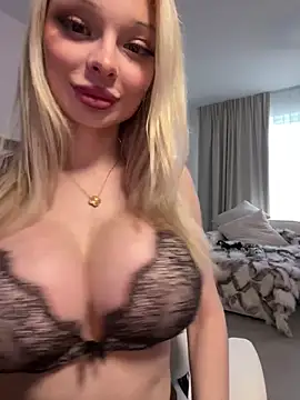 Snapshot of HannaXLove chatting on December 2025 03:09:02 PM HannaXLove online show from December 2025 03:09:02 PM