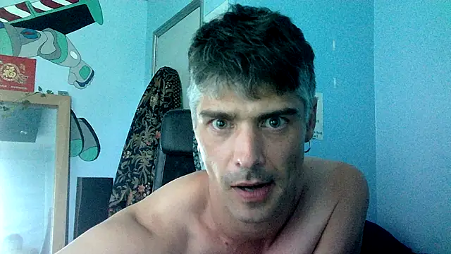Snapshot of houseofbrats chatting on June 2026 12:05:02 PM houseofbrats online show from June 2026 12:05:02 PM