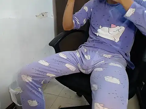 Snapshot of ricksamm chatting on January 2025 01:31:02 AM ricksamm online show from January 2025 01:31:02 AM