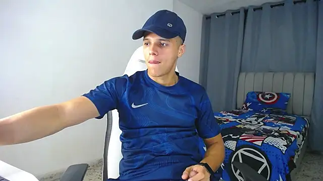 Snapshot of DavidAngell7 chatting on January 2025 03:18:01 AM DavidAngell7 online show from January 2025 03:18:01 AM