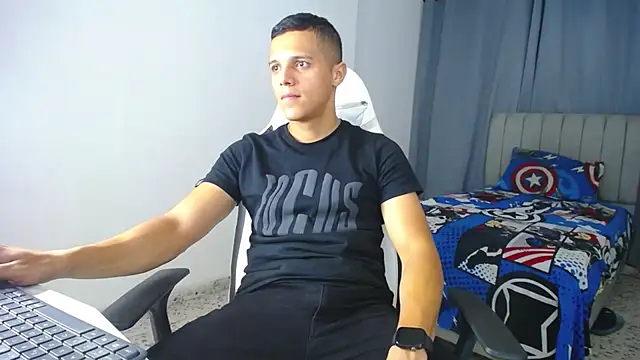 Snapshot of DavidAngell7 chatting on January 2025 05:03:01 AM DavidAngell7 online show from January 2025 05:03:01 AM