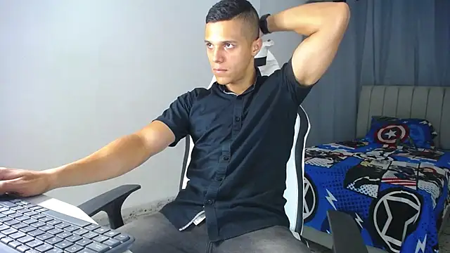 Snapshot of DavidAngell7 chatting on March 2025 01:00:01 AM DavidAngell7 online show from March 2025 01:00:01 AM