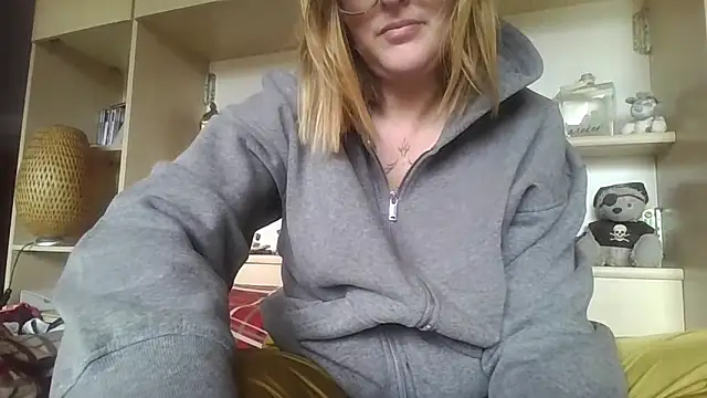 LiquidLeonie online show from March 2026 12:32:01 PM