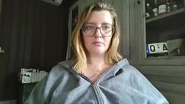 LiquidLeonie online show from April 2026 09:21:01 AM