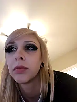 AmethystFoxx online show from November 2025 09:40:01 PM